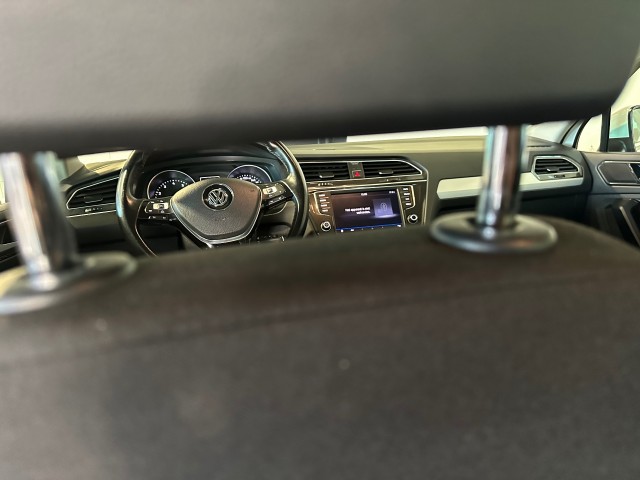 VOLKSWAGEN TIGUAN 1.4 TSI ACT HIGHL. R-LINE l CRUISE l LMV l CARPLAY l AUTOMAAT l , SK Autos, Emmen