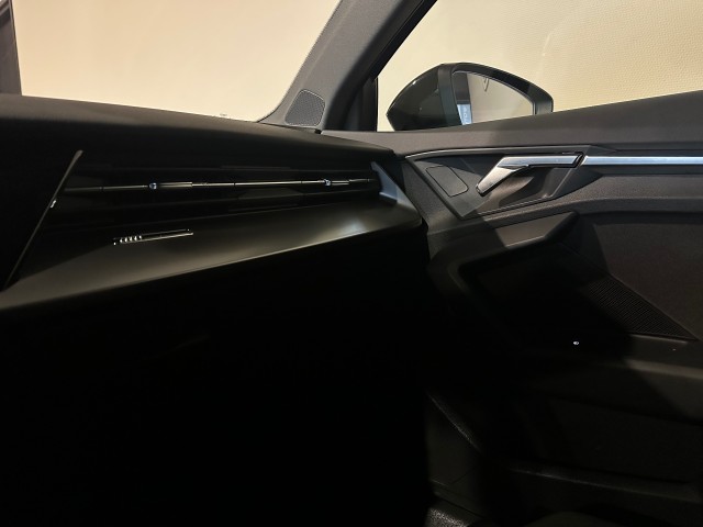 AUDI A3 30 TFSI ADV EDITION AUT. l LED l NAVI l VIRTUAL l SENSOREN l , SK Autos, Emmen