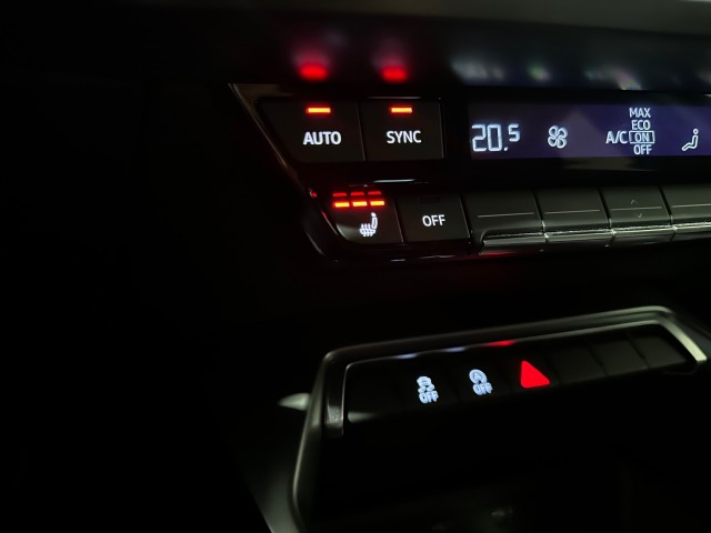 AUDI A3 30 TFSI ADV EDITION AUT. l LED l NAVI l VIRTUAL l SENSOREN l , SK Autos, Emmen