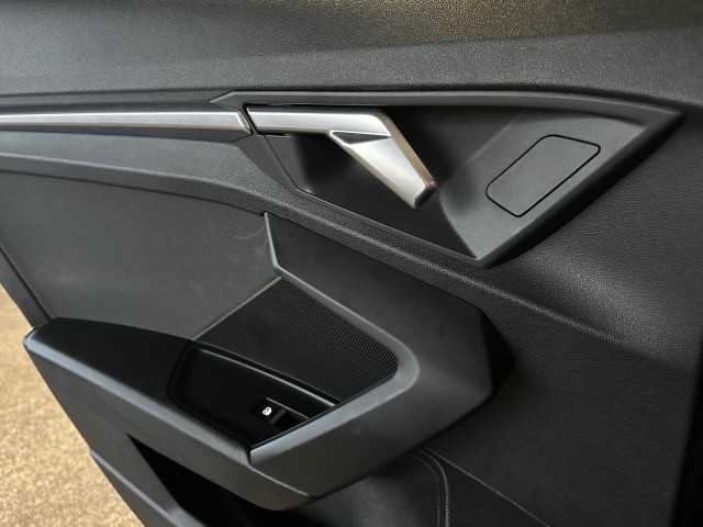 AUDI A3 30 TFSI ADV EDITION AUT. l LED l NAVI l VIRTUAL l SENSOREN l , SK Autos, Emmen