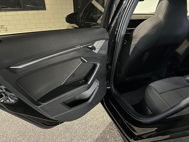 AUDI A3 30 TFSI ADV EDITION AUT. l LED l NAVI l VIRTUAL l SENSOREN l , SK Autos, Emmen