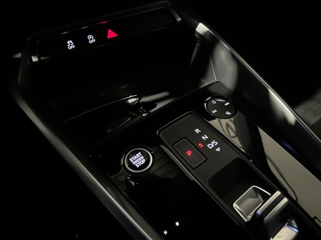 AUDI A3 30 TFSI ADV EDITION AUT. l LED l NAVI l VIRTUAL l SENSOREN l , SK Autos, Emmen