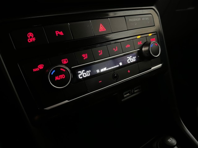 VOLKSWAGEN T-CROSS 1.0 TSI LIFE l LMV l TREKHAAK l ACC l CLIMA l NAVI l NAP l , SK Autos, Emmen