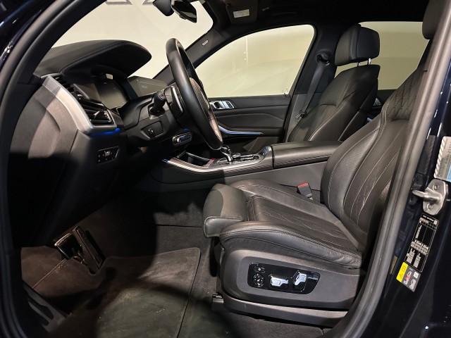 BMW X5 XDRIVE45E HIGH EXEC. M-PAKKET l LUCHTVER l PANO l 360CAM l HUD l TREKH l , SK Autos, Emmen