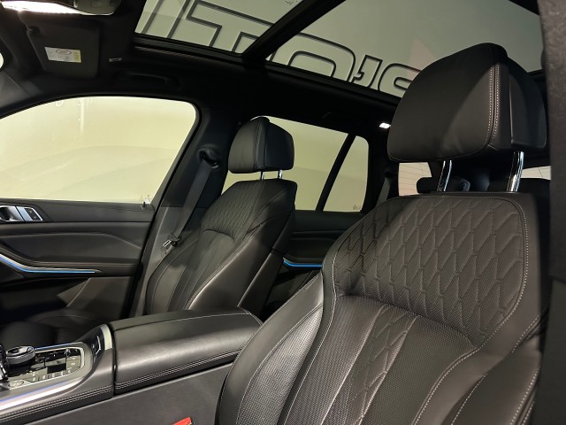 BMW X5 XDRIVE45E HIGH EXEC. M-PAKKET l LUCHTVER l PANO l 360CAM l HUD l TREKH l , SK Autos, Emmen
