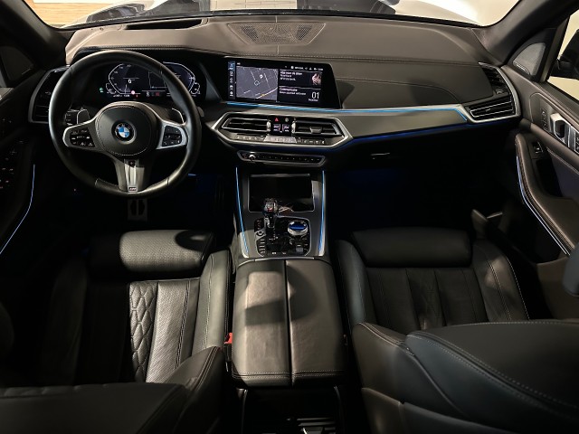 BMW X5 XDRIVE45E HIGH EXEC. M-PAKKET l LUCHTVER l PANO l 360CAM l HUD l TREKH l , SK Autos, Emmen