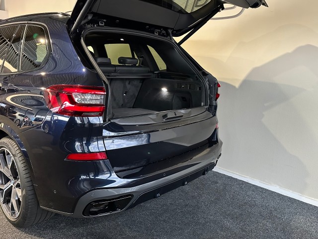 BMW X5 XDRIVE45E HIGH EXEC. M-PAKKET l LUCHTVER l PANO l 360CAM l HUD l TREKH l , SK Autos, Emmen