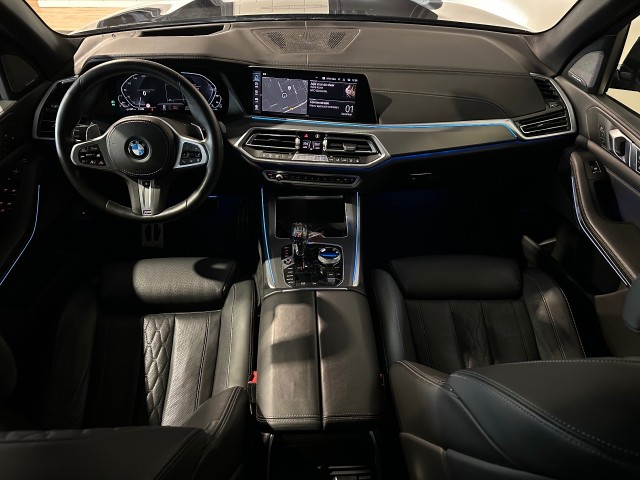 BMW X5 XDRIVE45E HIGH EXEC. M-PAKKET l LUCHTVER l PANO l 360CAM l HUD l TREKH l , SK Autos, Emmen
