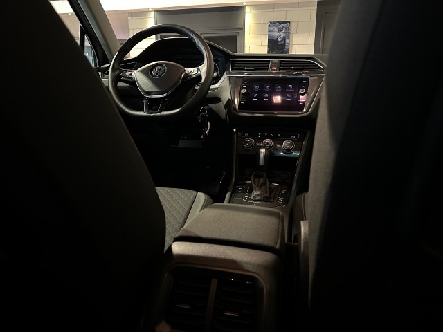 VOLKSWAGEN TIGUAN 1.5 TSI ACT CL BNS TREKHAAK l NAP l ELEK ACHTERKLEP l CLIMA l ACC l LMV l, SK Autos, Emmen