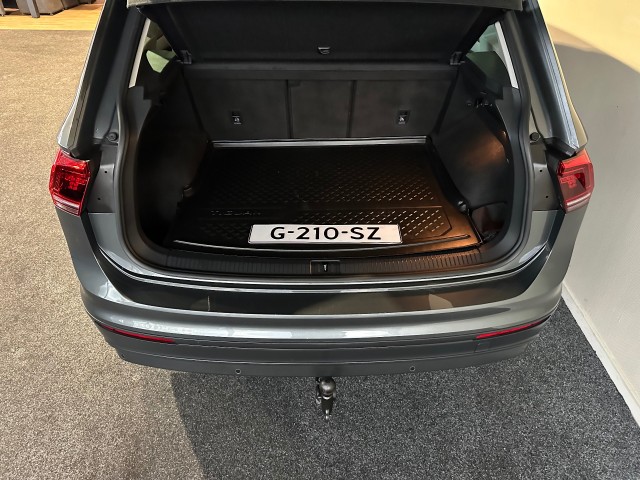 VOLKSWAGEN TIGUAN 1.5 TSI ACT CL BNS TREKHAAK l NAP l ELEK ACHTERKLEP l CLIMA l ACC l LMV l, SK Autos, Emmen
