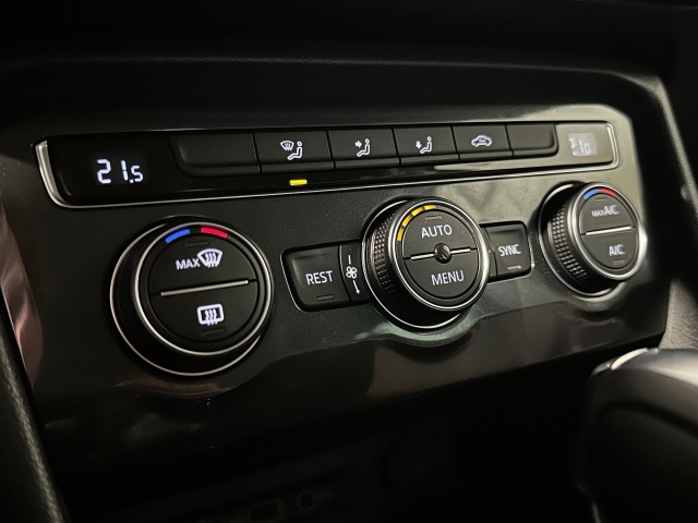 VOLKSWAGEN TIGUAN 1.5 TSI ACT CL BNS TREKHAAK l NAP l ELEK ACHTERKLEP l CLIMA l ACC l LMV l, SK Autos, Emmen