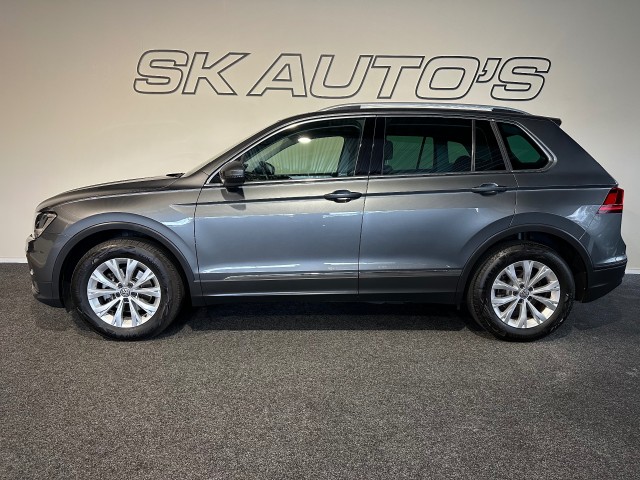 VOLKSWAGEN TIGUAN 1.5 TSI ACT CL BNS TREKHAAK l NAP l ELEK ACHTERKLEP l CLIMA l ACC l LMV l, SK Autos, Emmen