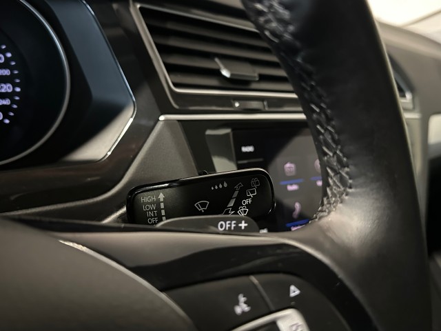 VOLKSWAGEN TIGUAN 1.5 TSI ACT CL BNS TREKHAAK l NAP l ELEK ACHTERKLEP l CLIMA l ACC l LMV l, SK Autos, Emmen