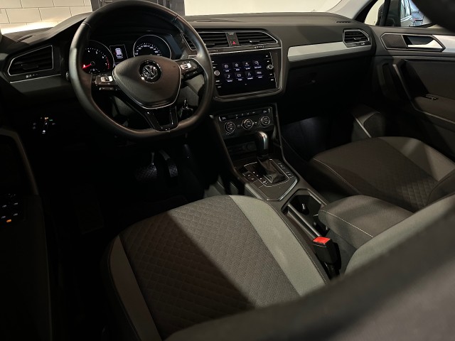 VOLKSWAGEN TIGUAN 1.5 TSI ACT CL BNS TREKHAAK l NAP l ELEK ACHTERKLEP l CLIMA l ACC l LMV l, SK Autos, Emmen