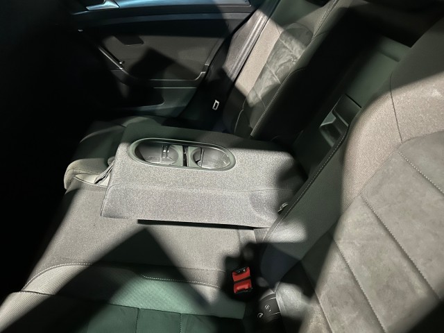 VOLKSWAGEN GOLF 1.5 TSI HIGHLINE FACELIFT l STOEL/STUURVER l LED l KACHELSTAND l PANORAMA l , SK Autos, Emmen