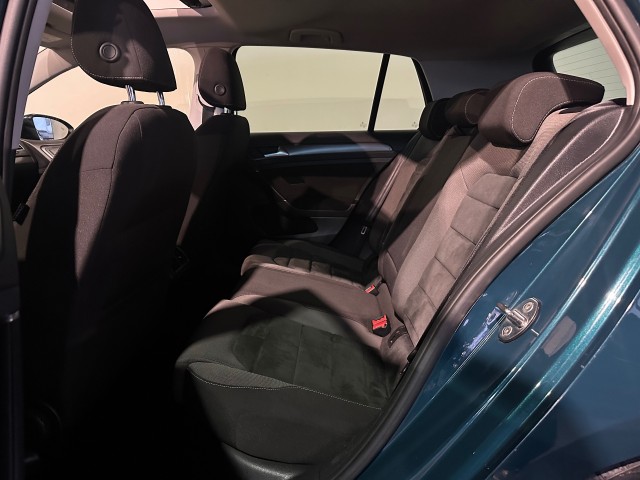 VOLKSWAGEN GOLF 1.5 TSI HIGHLINE FACELIFT l STOEL/STUURVER l LED l KACHELSTAND l PANORAMA l , SK Autos, Emmen