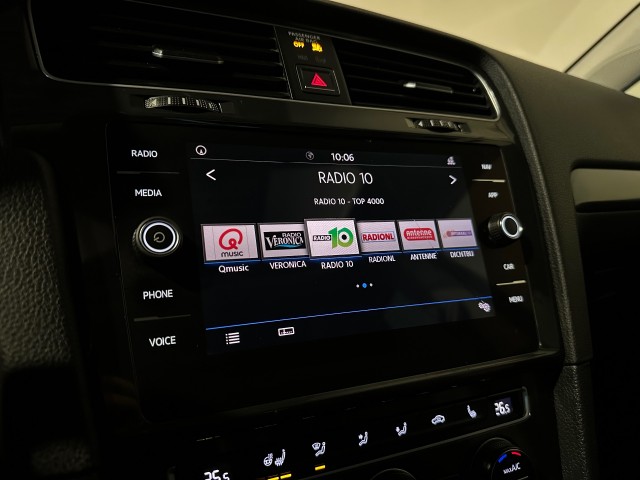 VOLKSWAGEN GOLF 1.5 TSI HIGHLINE FACELIFT l STOEL/STUURVER l LED l KACHELSTAND l PANORAMA l , SK Autos, Emmen