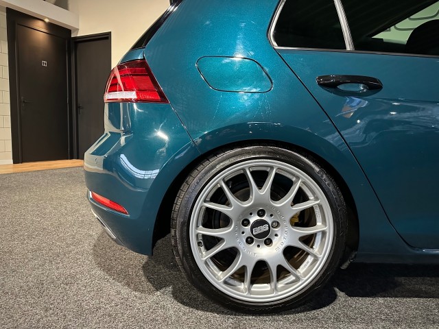 VOLKSWAGEN GOLF 1.5 TSI HIGHLINE FACELIFT l STOEL/STUURVER l LED l KACHELSTAND l PANORAMA l , SK Autos, Emmen