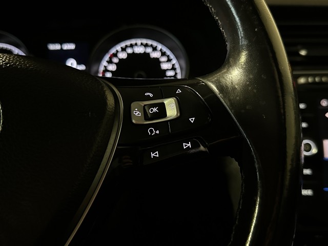 VOLKSWAGEN GOLF 1.5 TSI HIGHLINE FACELIFT l STOEL/STUURVER l LED l KACHELSTAND l PANORAMA l , SK Autos, Emmen