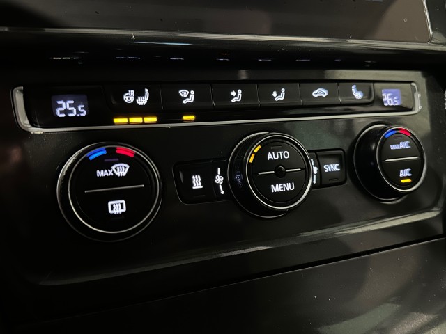 VOLKSWAGEN GOLF 1.5 TSI HIGHLINE FACELIFT l STOEL/STUURVER l LED l KACHELSTAND l PANORAMA l , SK Autos, Emmen