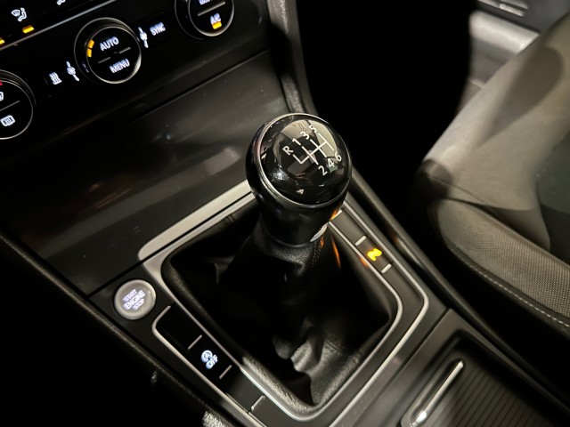 VOLKSWAGEN GOLF 1.5 TSI HIGHLINE FACELIFT l STOEL/STUURVER l LED l KACHELSTAND l PANORAMA l , SK Autos, Emmen