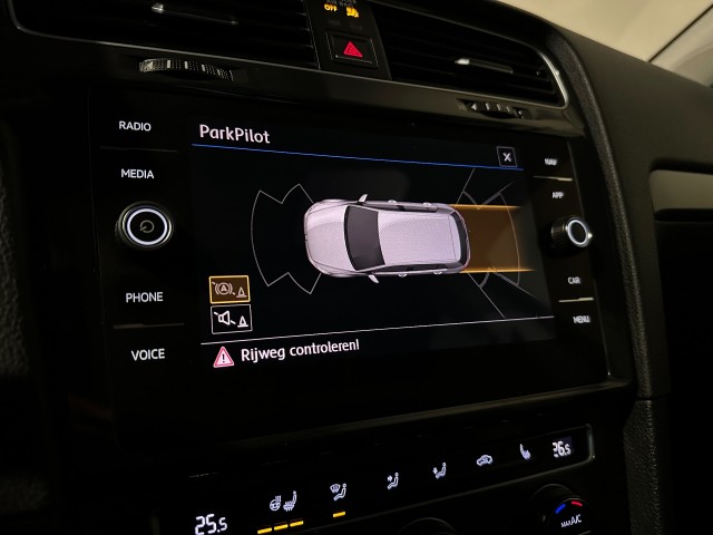 VOLKSWAGEN GOLF 1.5 TSI HIGHLINE FACELIFT l STOEL/STUURVER l LED l KACHELSTAND l PANORAMA l , SK Autos, Emmen