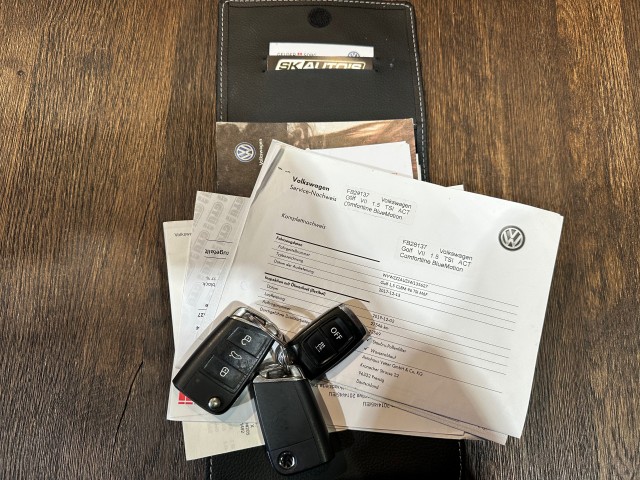 VOLKSWAGEN GOLF 1.5 TSI HIGHLINE FACELIFT l STOEL/STUURVER l LED l KACHELSTAND l PANORAMA l , SK Autos, Emmen