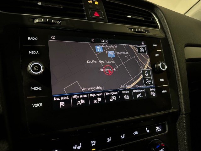 VOLKSWAGEN GOLF 1.5 TSI HIGHLINE FACELIFT l STOEL/STUURVER l LED l KACHELSTAND l PANORAMA l , SK Autos, Emmen