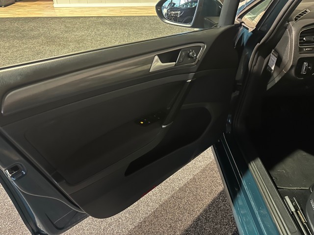 VOLKSWAGEN GOLF 1.5 TSI HIGHLINE FACELIFT l STOEL/STUURVER l LED l KACHELSTAND l PANORAMA l , SK Autos, Emmen