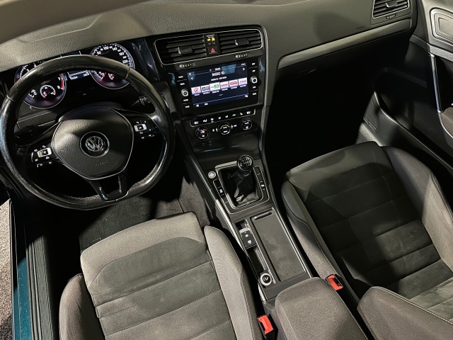 VOLKSWAGEN GOLF 1.5 TSI HIGHLINE FACELIFT l STOEL/STUURVER l LED l KACHELSTAND l PANORAMA l , SK Autos, Emmen