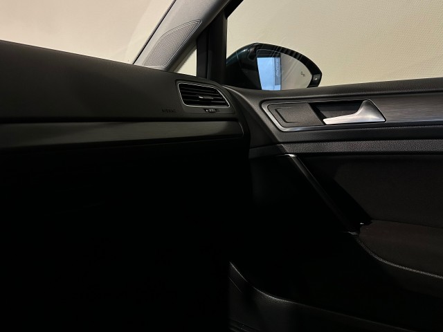 VOLKSWAGEN GOLF 1.5 TSI HIGHLINE FACELIFT l STOEL/STUURVER l LED l KACHELSTAND l PANORAMA l , SK Autos, Emmen