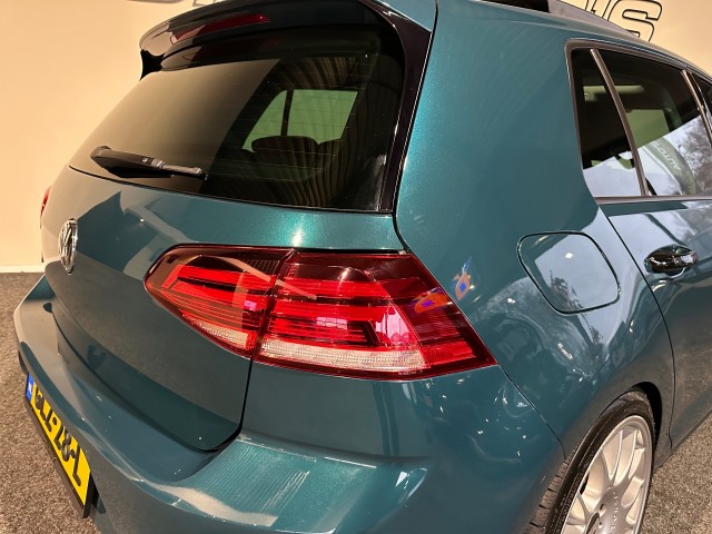 VOLKSWAGEN GOLF 1.5 TSI HIGHLINE FACELIFT l STOEL/STUURVER l LED l KACHELSTAND l PANORAMA l , SK Autos, Emmen