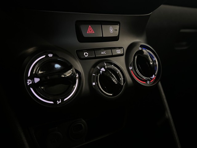 PEUGEOT 208 1.2 PURET. BL ACTIVE l NAP l CRUISE l PDC l CARPLAY l AIRCO l , SK Autos, Emmen