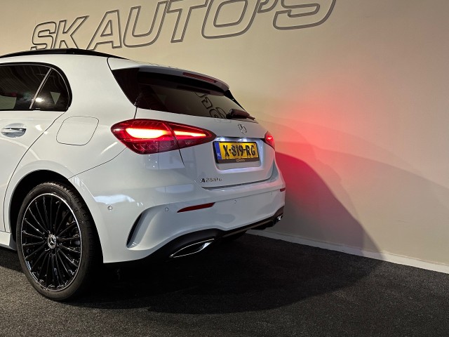 MERCEDES-BENZ A-KLASSE 250 E AMG LINE l PANORAMA l CAMERA l SFEERVERL l STOELVER l , SK Autos, Emmen