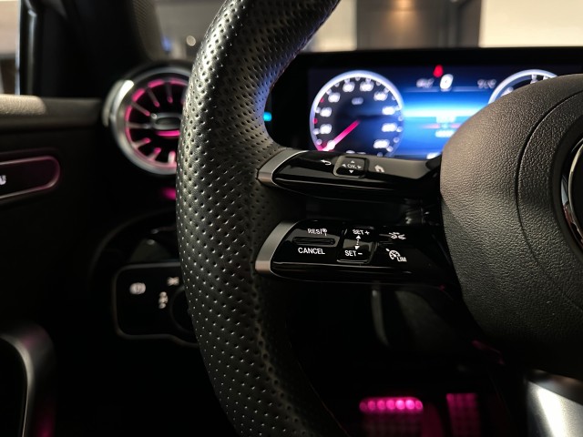 MERCEDES-BENZ A-KLASSE 250 E AMG LINE l PANORAMA l CAMERA l SFEERVERL l STOELVER l , SK Autos, Emmen