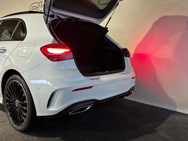 MERCEDES-BENZ A-KLASSE 250 E AMG LINE l PANORAMA l CAMERA l SFEERVERL l STOELVER l , SK Autos, Emmen