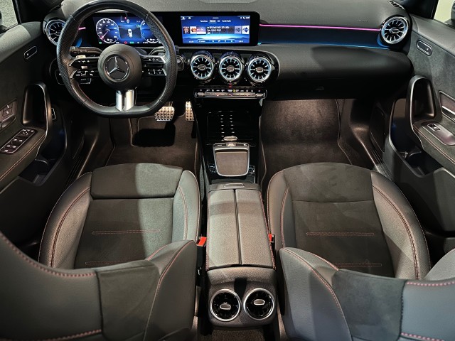 MERCEDES-BENZ A-KLASSE 250 E AMG LINE l PANORAMA l CAMERA l SFEERVERL l STOELVER l , SK Autos, Emmen