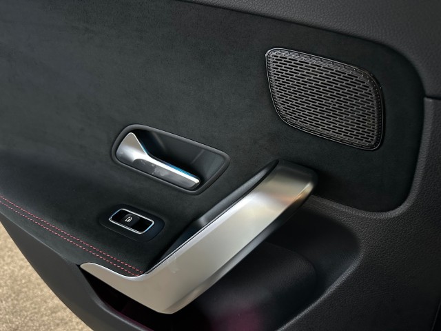 MERCEDES-BENZ A-KLASSE 250 E AMG LINE l PANORAMA l CAMERA l SFEERVERL l STOELVER l , SK Autos, Emmen