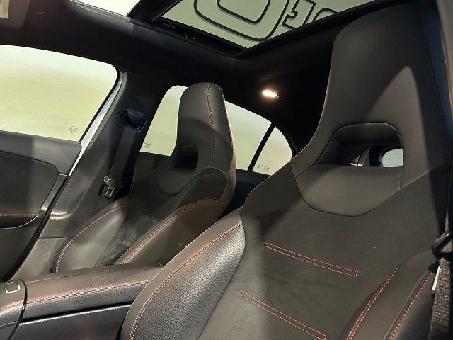 MERCEDES-BENZ A-KLASSE 250 E AMG LINE l PANORAMA l CAMERA l SFEERVERL l STOELVER l , SK Autos, Emmen