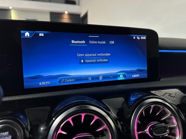 MERCEDES-BENZ A-KLASSE 250 E AMG LINE l PANORAMA l CAMERA l SFEERVERL l STOELVER l , SK Autos, Emmen