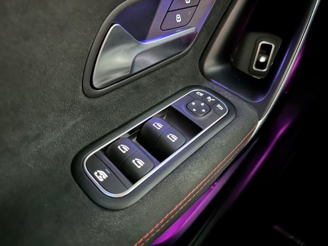 MERCEDES-BENZ A-KLASSE 250 E AMG LINE l PANORAMA l CAMERA l SFEERVERL l STOELVER l , SK Autos, Emmen