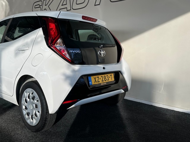 TOYOTA AYGO 1.0 VVT-I X-PLAY l NAP l AIRCO l BLUETOOTH l 5DRS l ELEK RAMEN l , SK Autos, Emmen