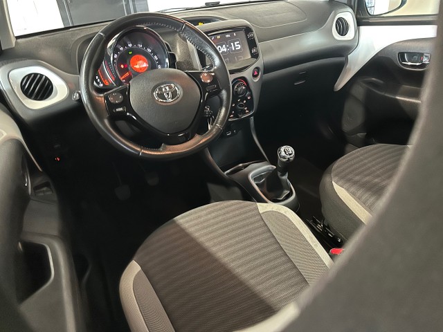 TOYOTA AYGO 1.0 VVT-I X-PLAY l NAP l AIRCO l BLUETOOTH l 5DRS l ELEK RAMEN l , SK Autos, Emmen