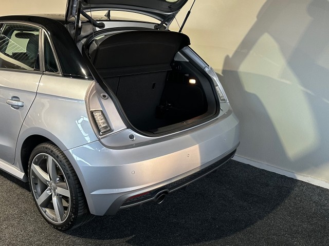 AUDI A1 1.0 TFSI ADRENALIN l NAP l NAVI l LMV l AIRCO l PDC l CRUISE l , SK Autos, Emmen