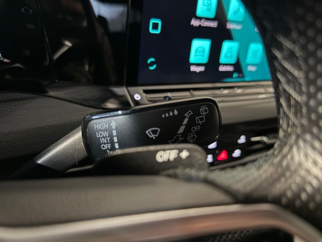 VOLKSWAGEN GOLF 2.0 TDI GTD l IQLED l SFEERVERL l STOEL+STUURVERW l 200PK l , SK Autos, Emmen