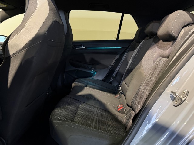 VOLKSWAGEN GOLF 2.0 TDI GTD l IQLED l SFEERVERL l STOEL+STUURVERW l 200PK l , SK Autos, Emmen