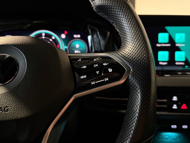 VOLKSWAGEN GOLF 2.0 TDI GTD l IQLED l SFEERVERL l STOEL+STUURVERW l 200PK l , SK Autos, Emmen