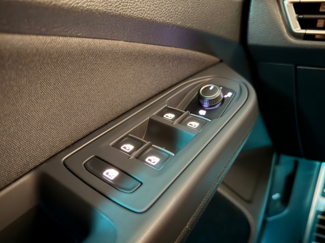 VOLKSWAGEN GOLF 2.0 TDI GTD l IQLED l SFEERVERL l STOEL+STUURVERW l 200PK l , SK Autos, Emmen