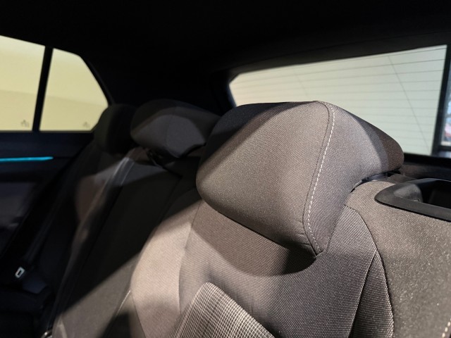 VOLKSWAGEN GOLF 2.0 TDI GTD l IQLED l SFEERVERL l STOEL+STUURVERW l 200PK l , SK Autos, Emmen