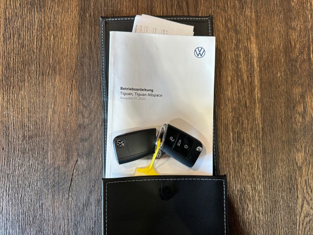 VOLKSWAGEN TIGUAN ALLSPACE 2.0 TSI 4M. HL BUS R l 7PER l HUD l PANO l IQ LIGHT l CARPLAY l STOELVERW l 190PK l , SK Autos, Emmen